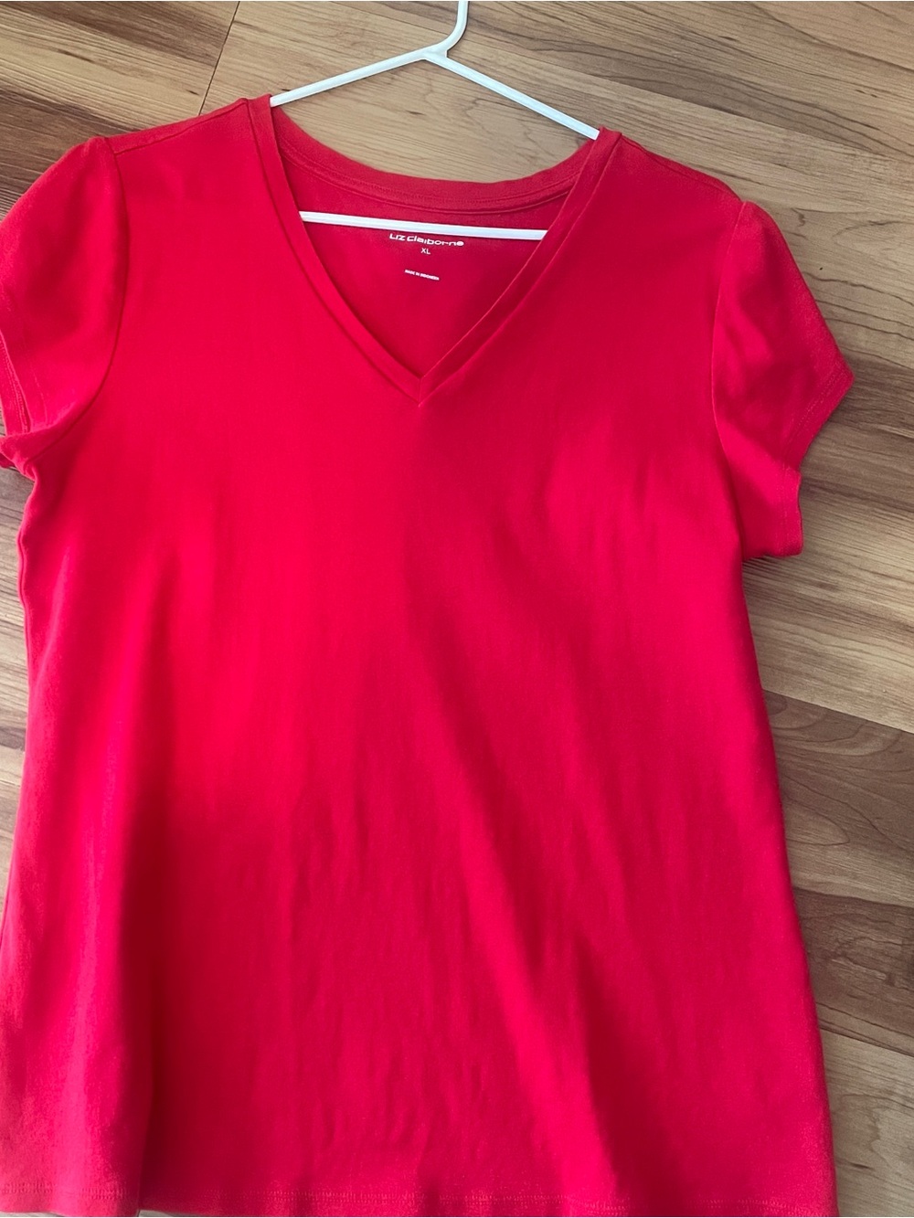 Liz Claiborne Bright Red V-Neck Short Sleeve Tee